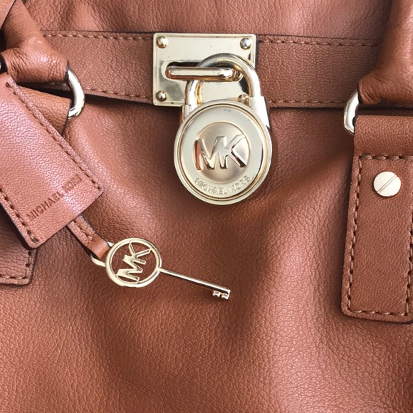 Michael Kors Large Hamilton Tote - Picture 6 of 6